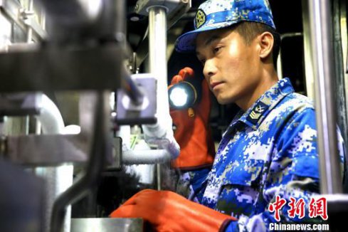 中国海军潜艇AIP技师肖海生：潜航十余万