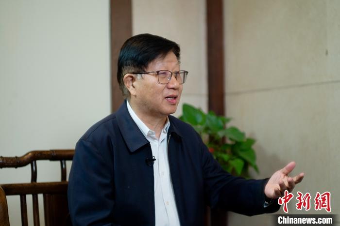 原中央党校副校长李君如接受“中国焦点面对面”专访。
记者 盛佳鹏 摄