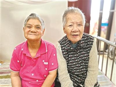 82岁女儿和103岁妈妈开启24小时陪伴式养老